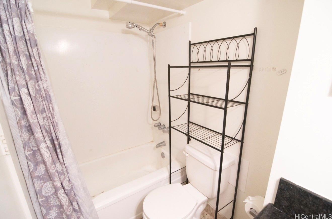 Island Colony condo # 3909, Honolulu, Hawaii - photo 7 of 12