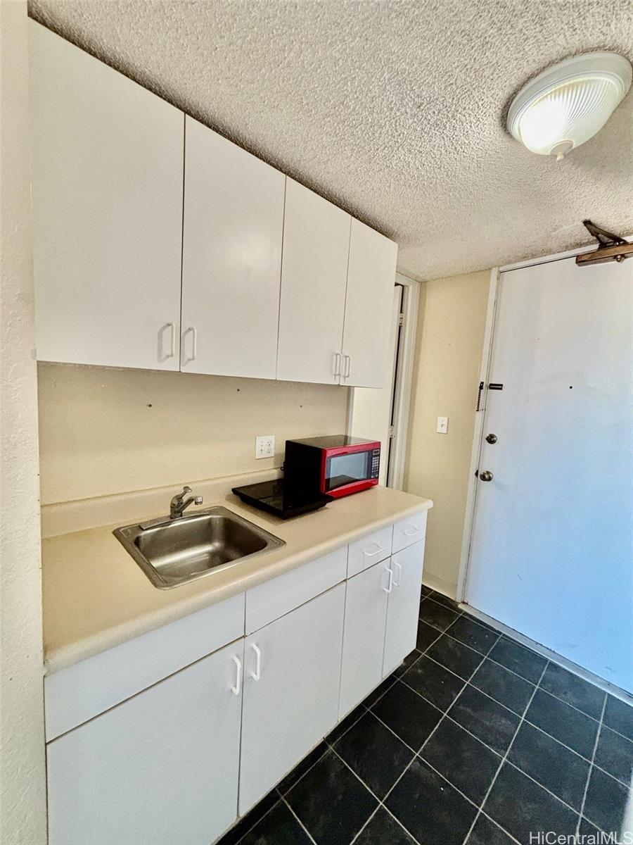 Island Colony condo # 3916, Honolulu, Hawaii - photo 7 of 21