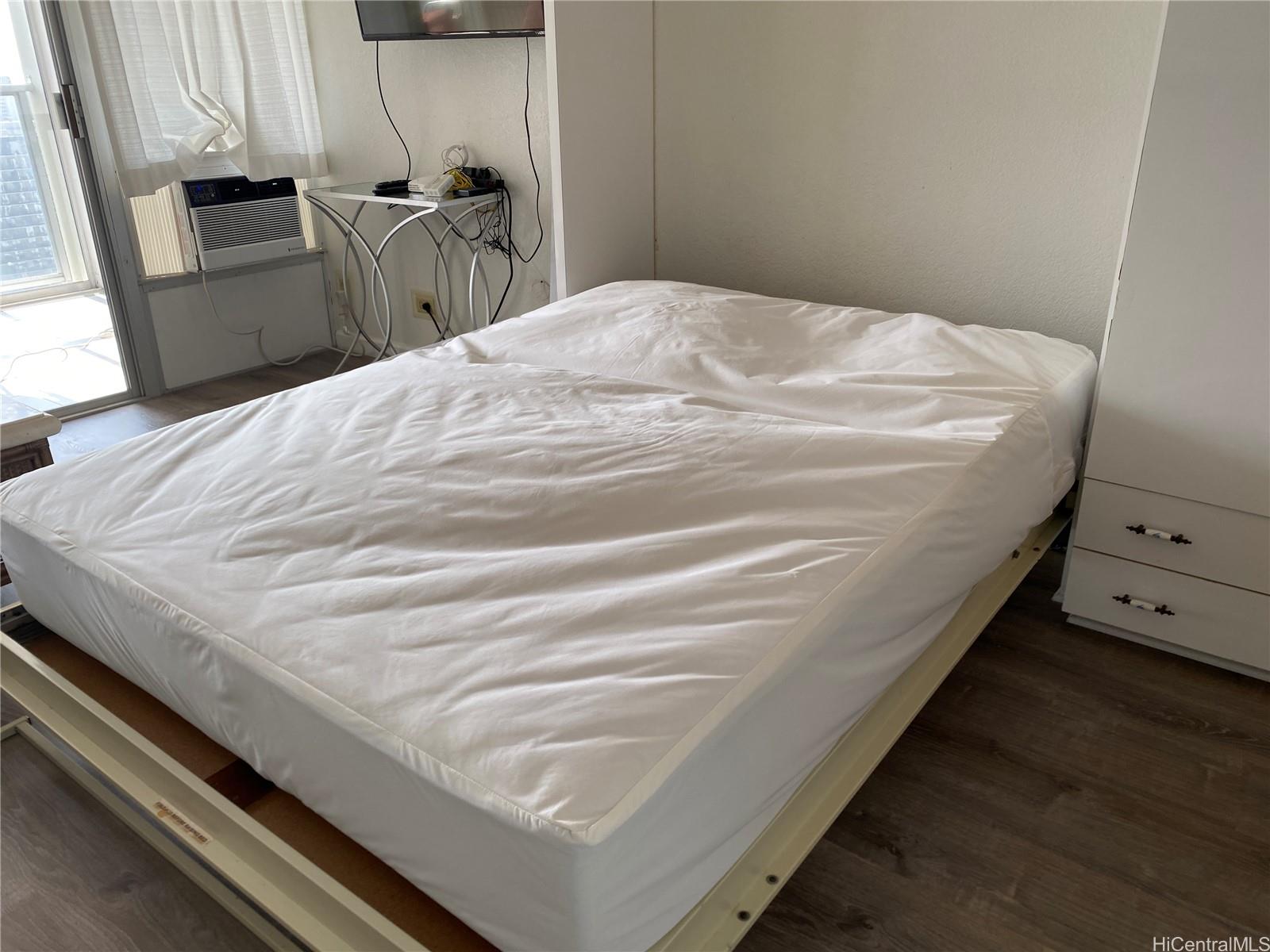 445 Seaside Ave Honolulu - Rental - photo 6 of 20