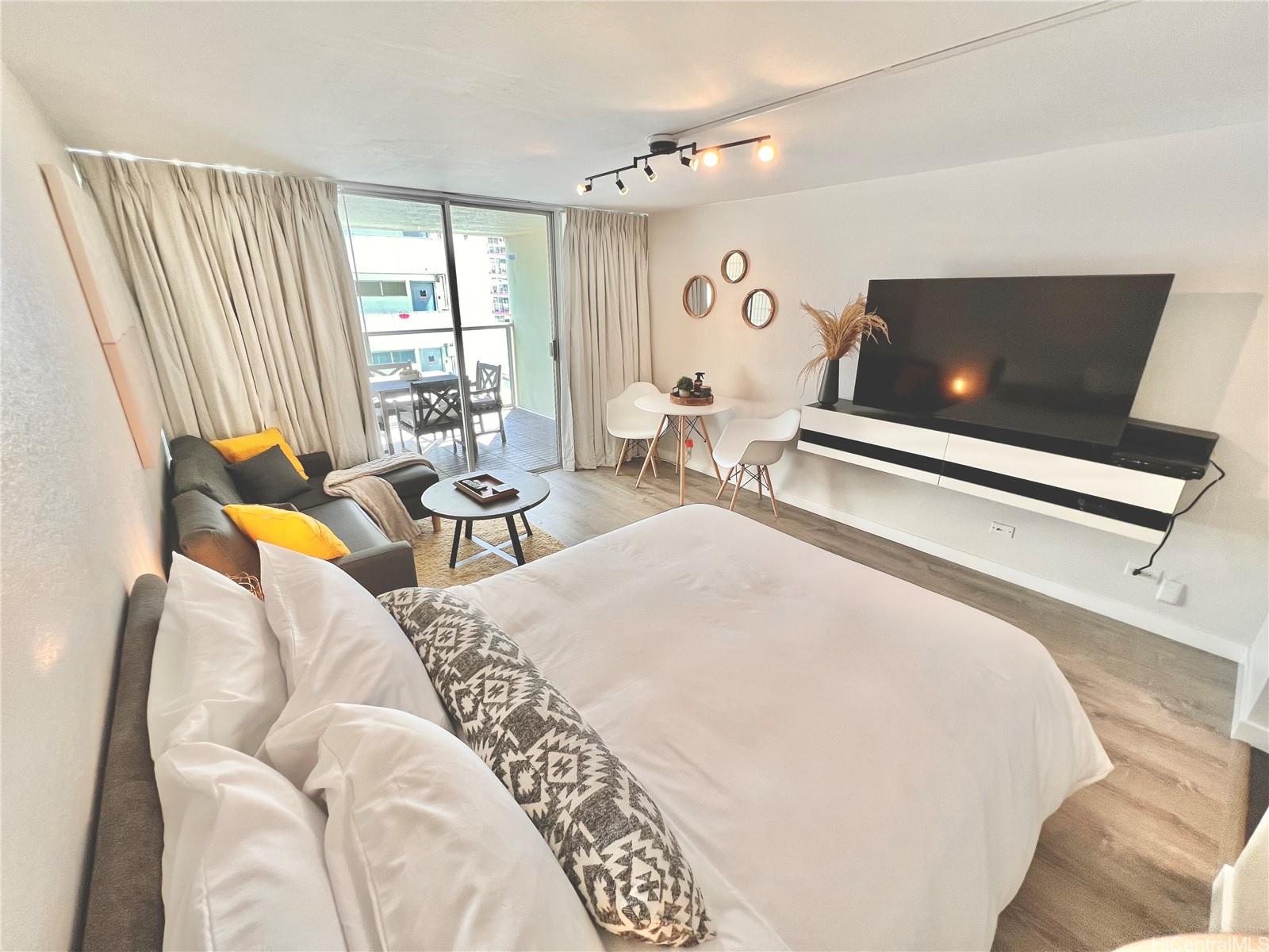 Island Colony condo # 703, Honolulu, Hawaii - photo 2 of 10