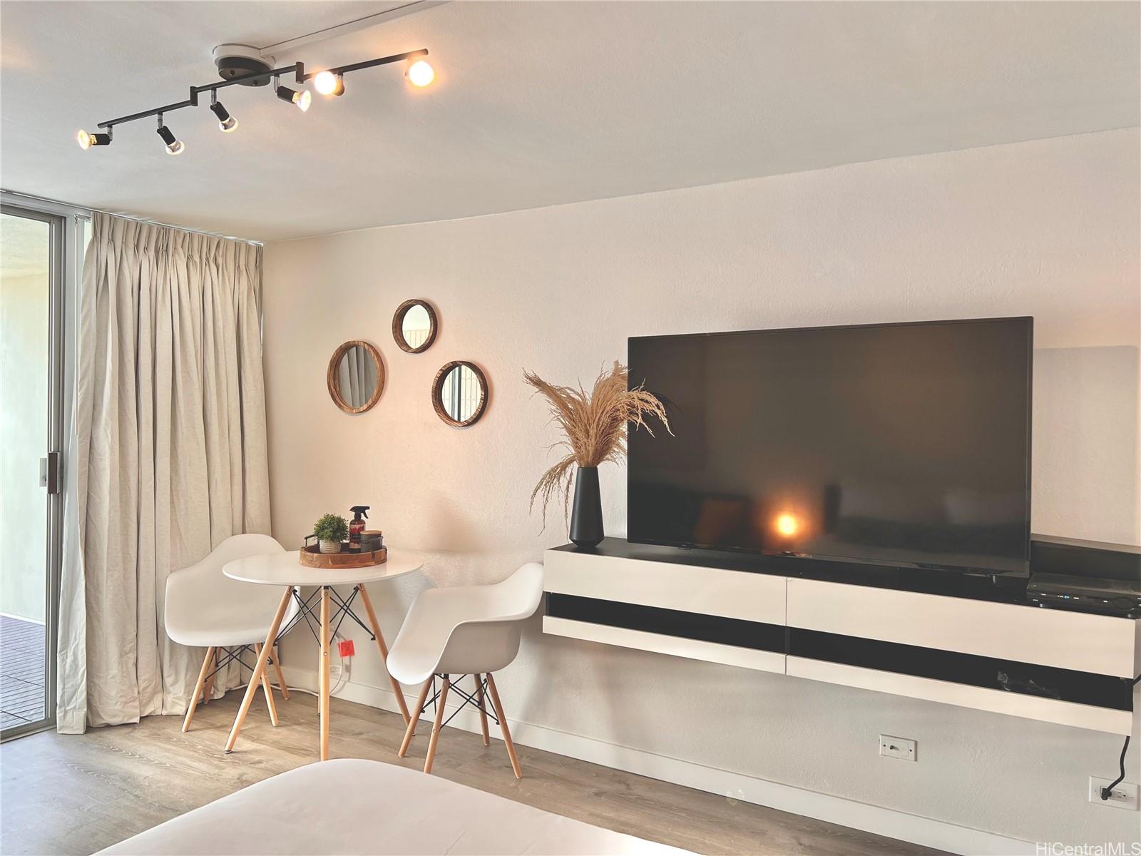 Island Colony condo # 703, Honolulu, Hawaii - photo 4 of 10