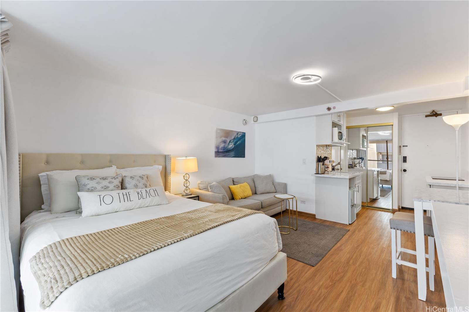 Island Colony condo # 705, Honolulu, Hawaii - photo 2 of 13