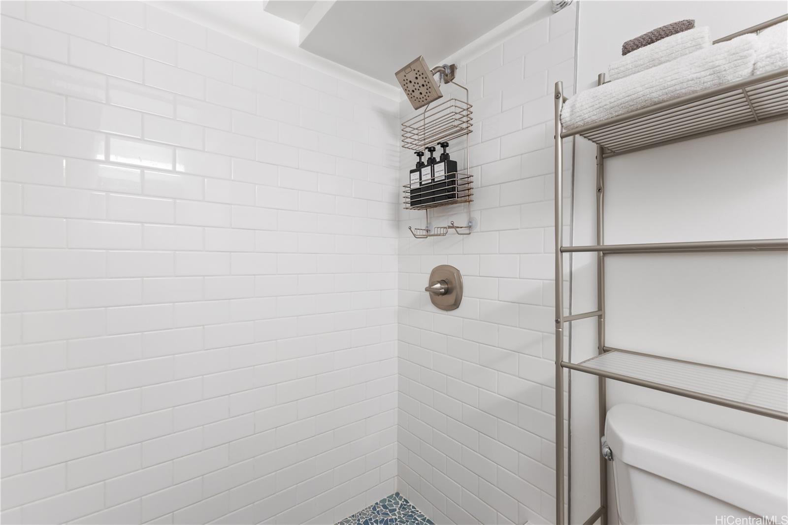 Island Colony condo # 705, Honolulu, Hawaii - photo 7 of 13