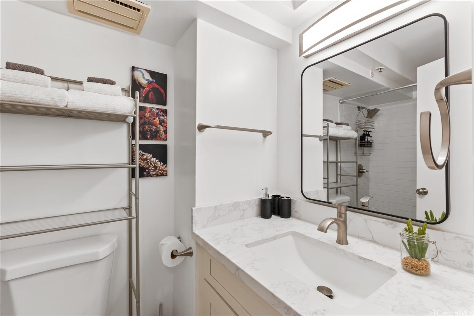 Island Colony condo # 705, Honolulu, Hawaii - photo 8 of 13