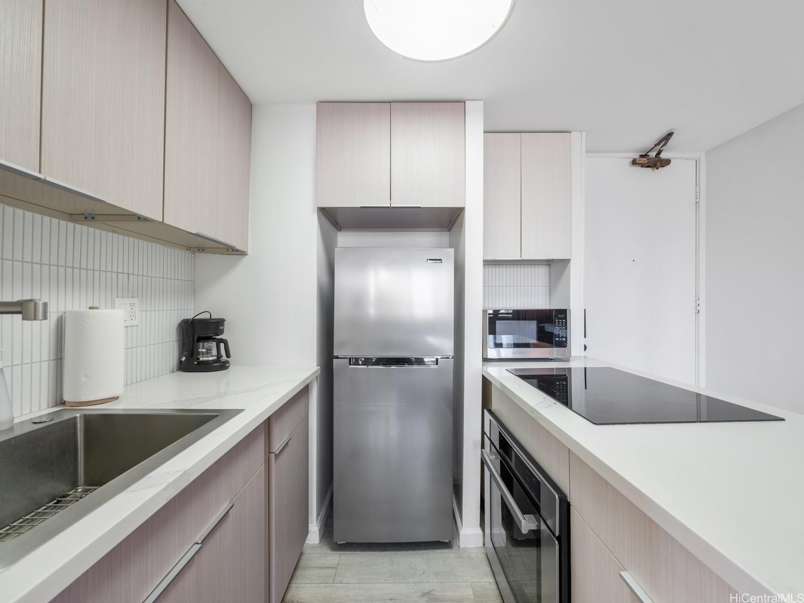 Island Colony condo # 720, Honolulu, Hawaii - photo 4 of 12