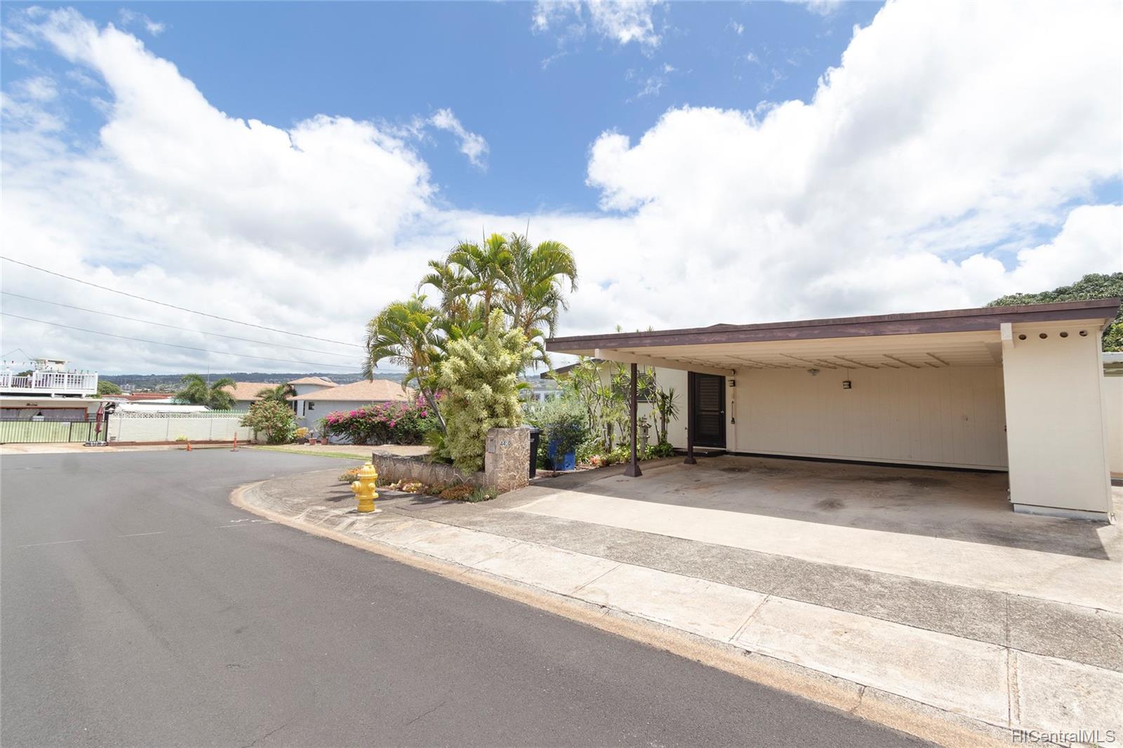 4450 Laakea Street , Honolulu, Hi 96818 