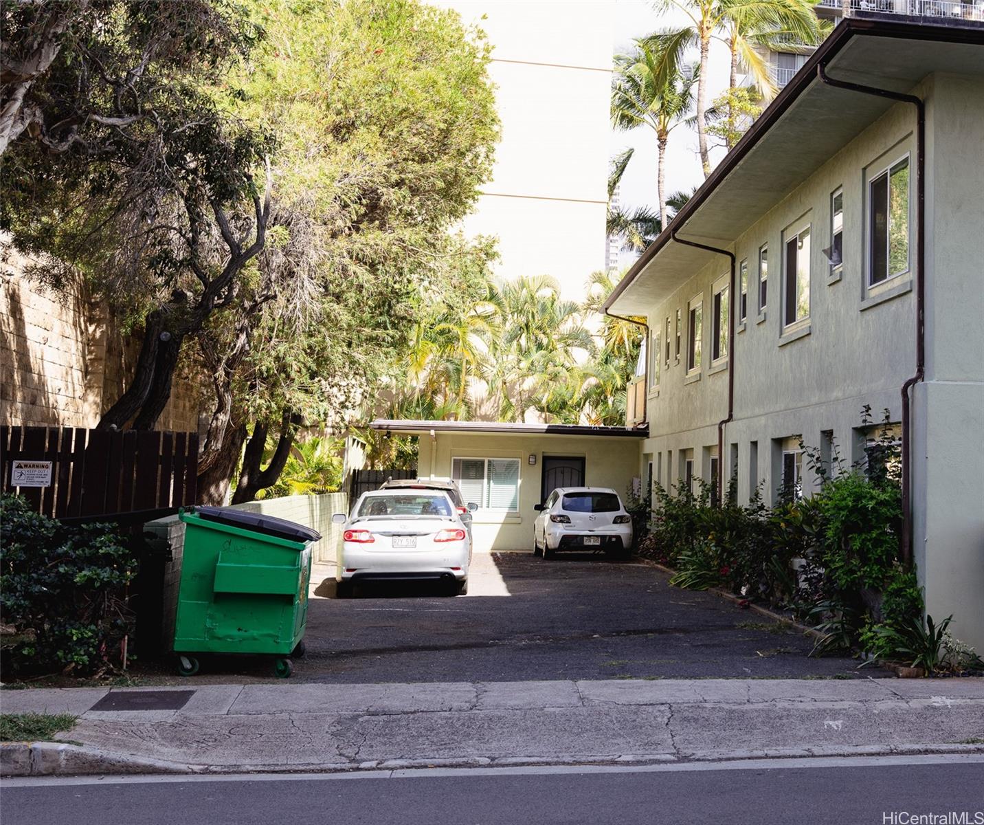 448 Kaiolu Street Honolulu - Multi-family - photo 3 of 25