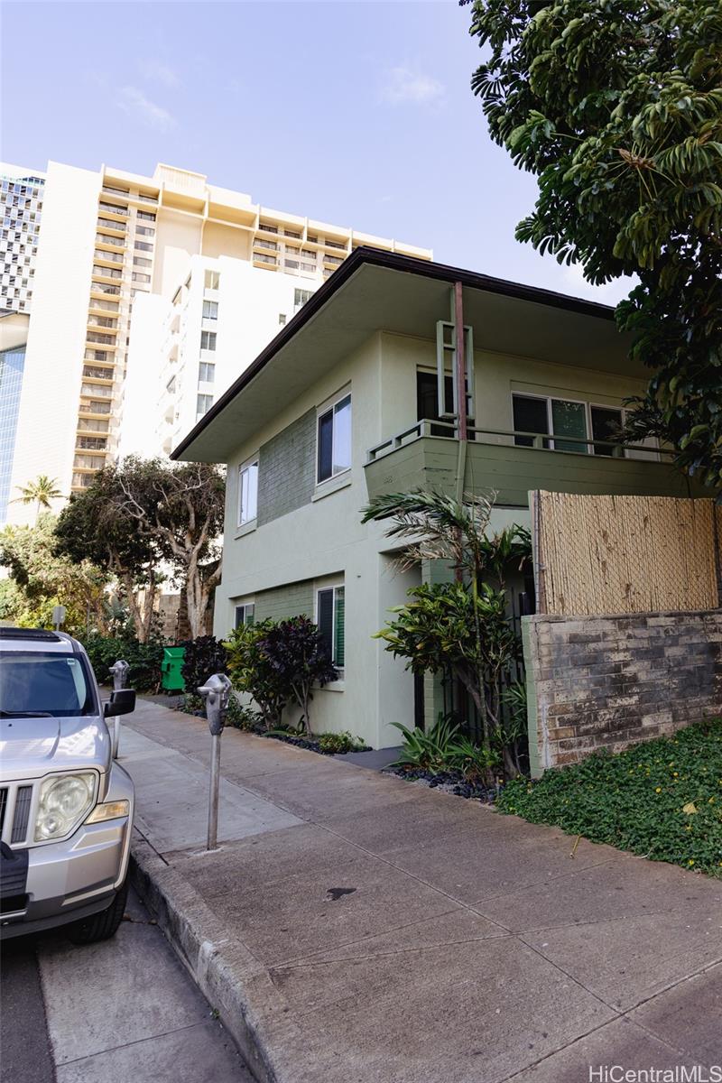 448 Kaiolu Street Honolulu - Multi-family - photo 7 of 25