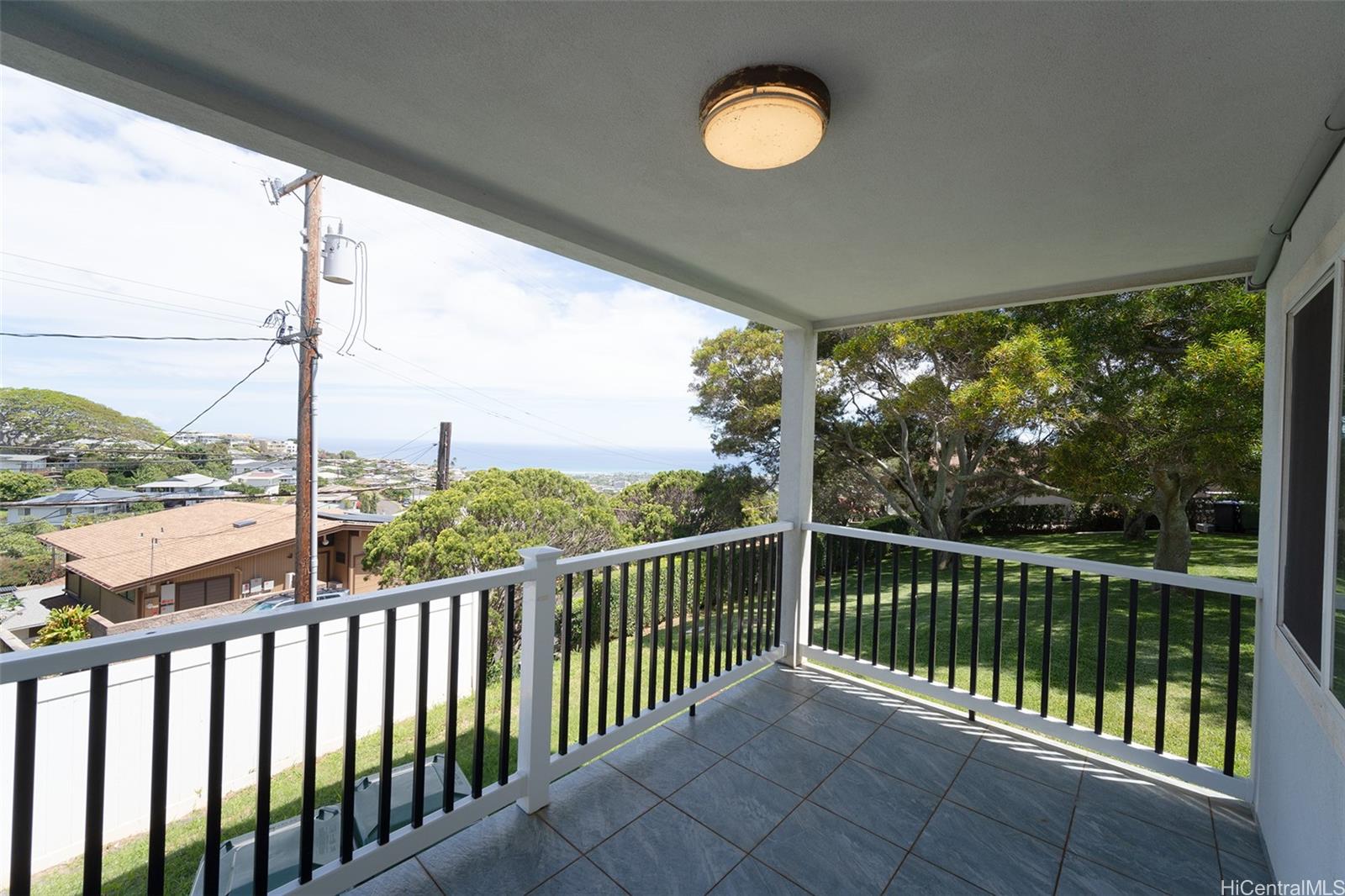 4494 Sierra Dr Honolulu - Rental - photo 2 of 11