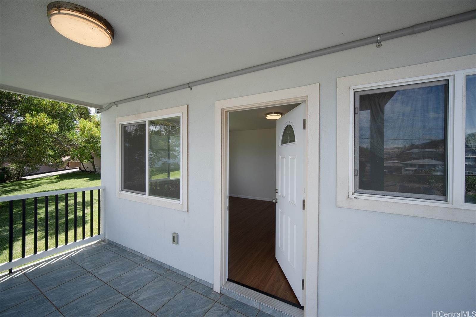 4494 Sierra Dr Honolulu - Rental - photo 3 of 11