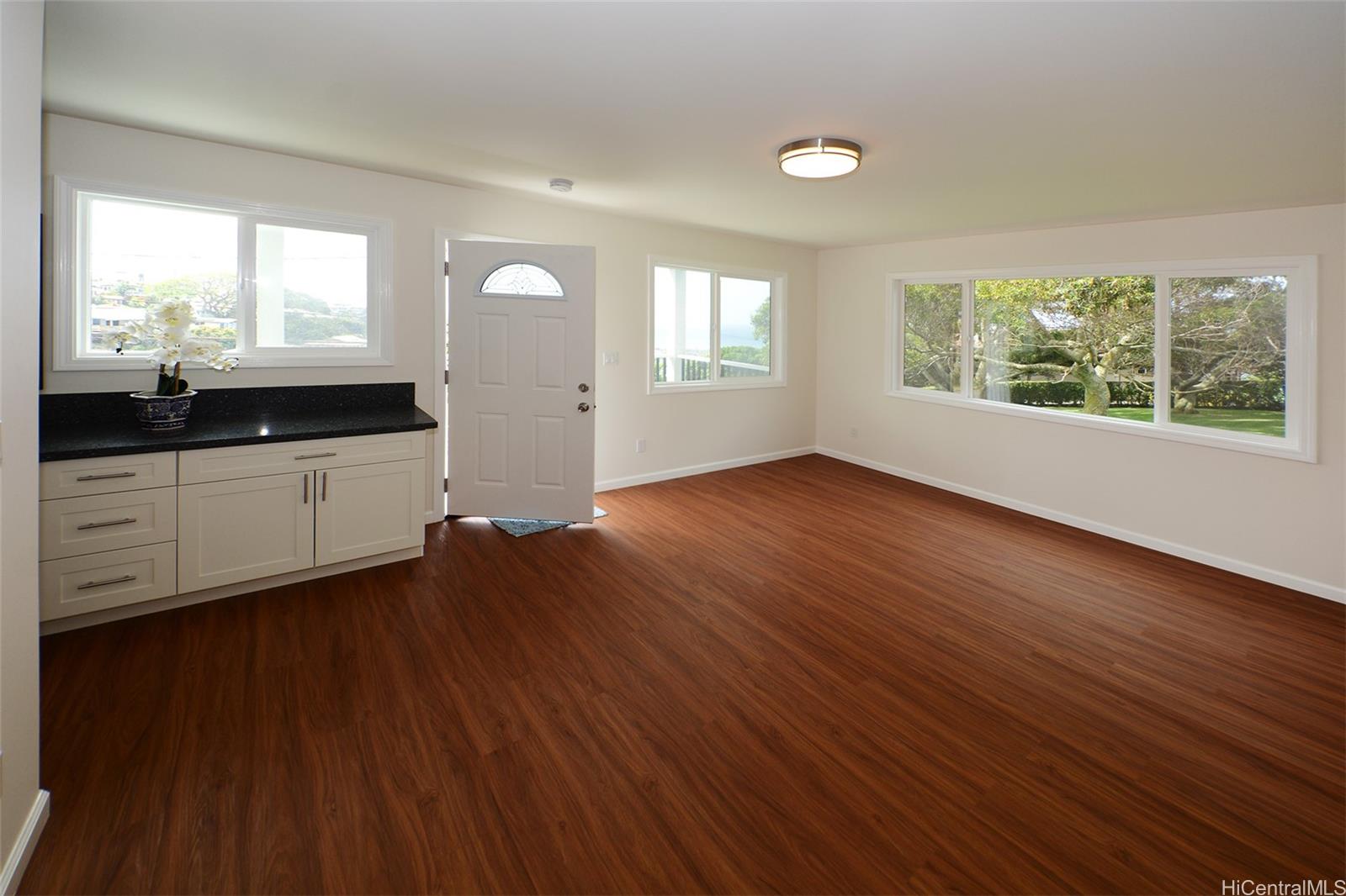 4494 Sierra Dr Honolulu - Rental - photo 8 of 11