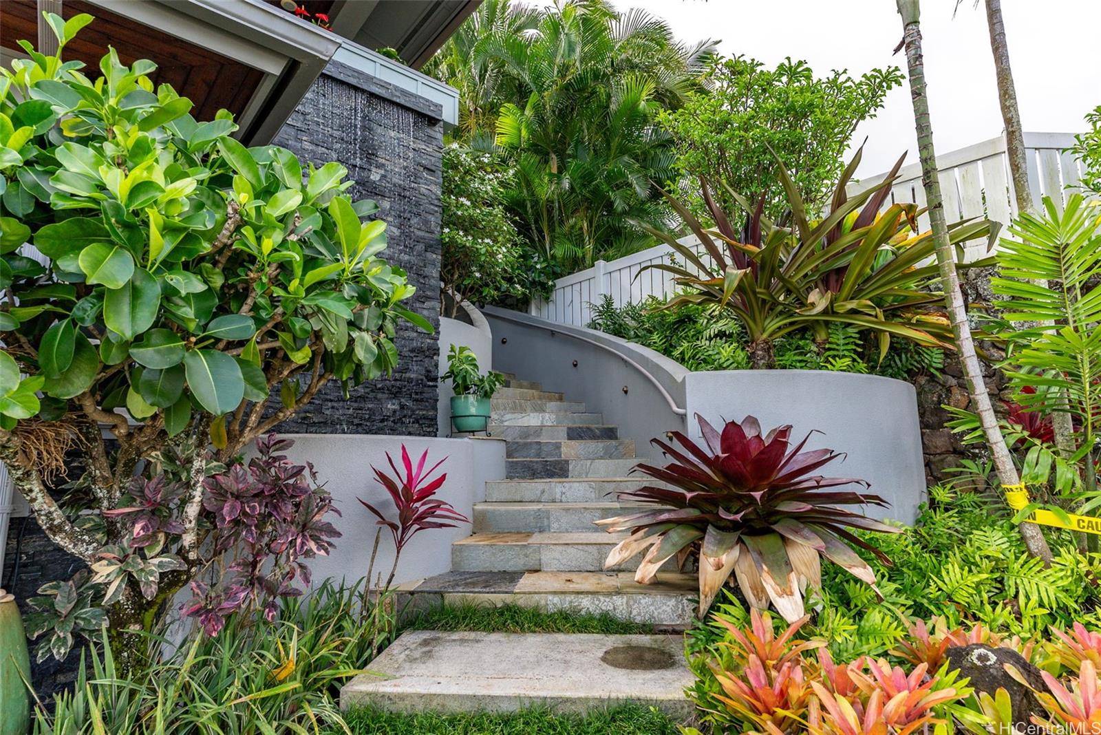 45-020  Namoku Street Kokokahi, Kaneohe home - photo 2 of 25