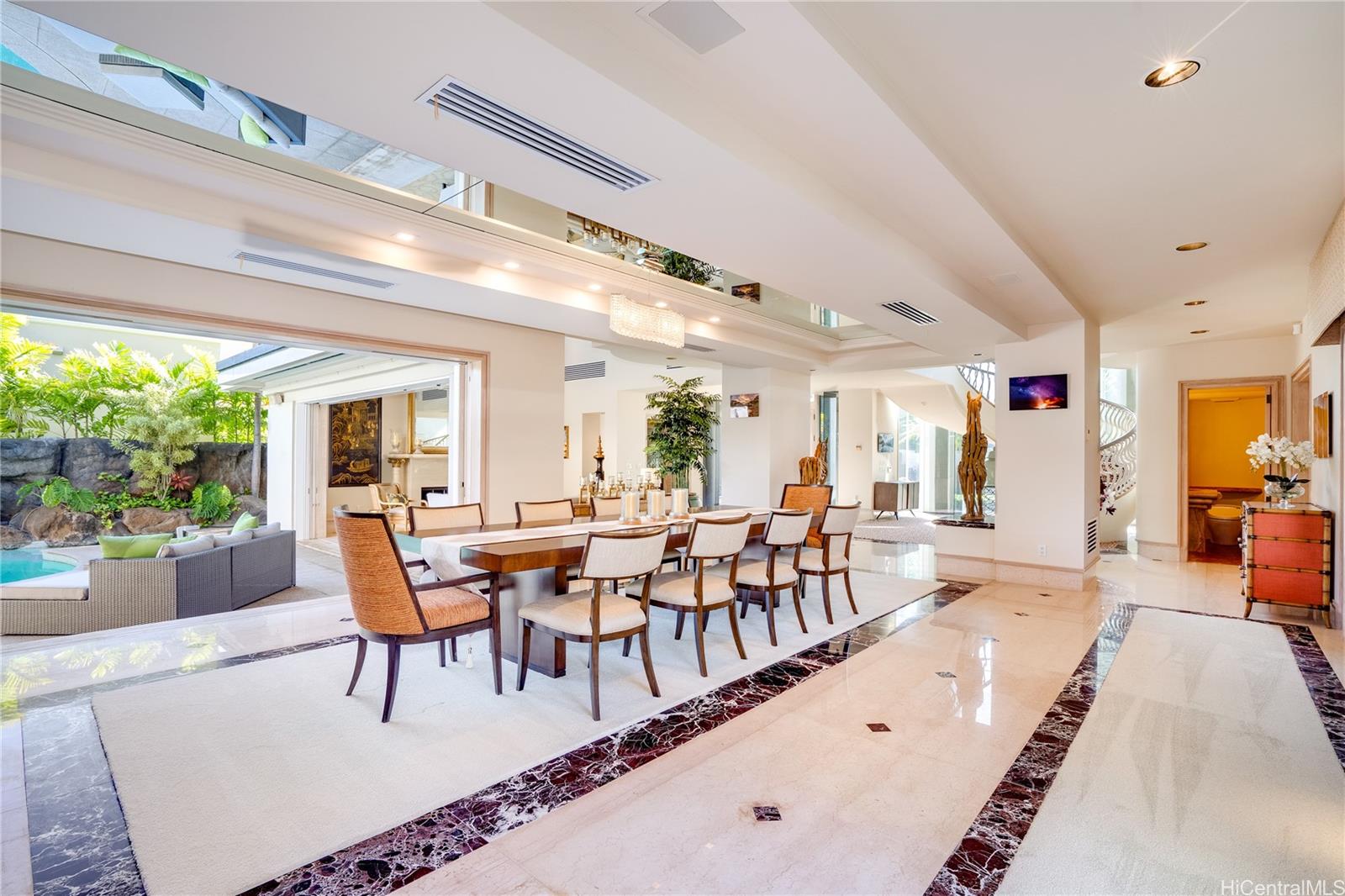 4504  Kahala Ave Kahala Area, Diamond Head home - photo 6 of 12