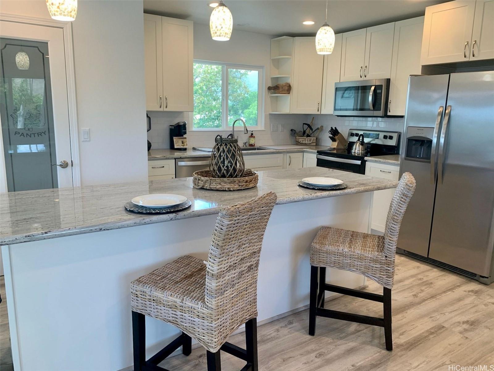 451  Lanae Way Coconut Grove, Kailua home - photo 4 of 25