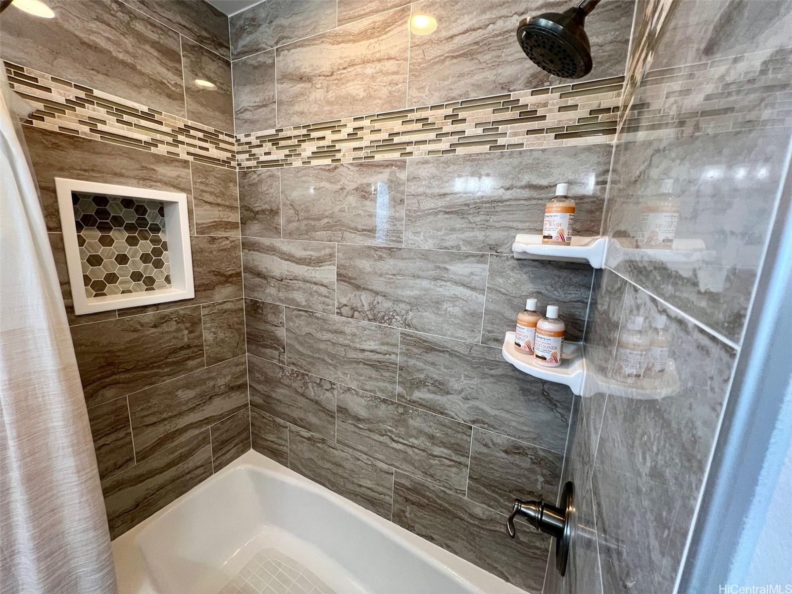 451  Lanae Way Coconut Grove, Kailua home - photo 20 of 25