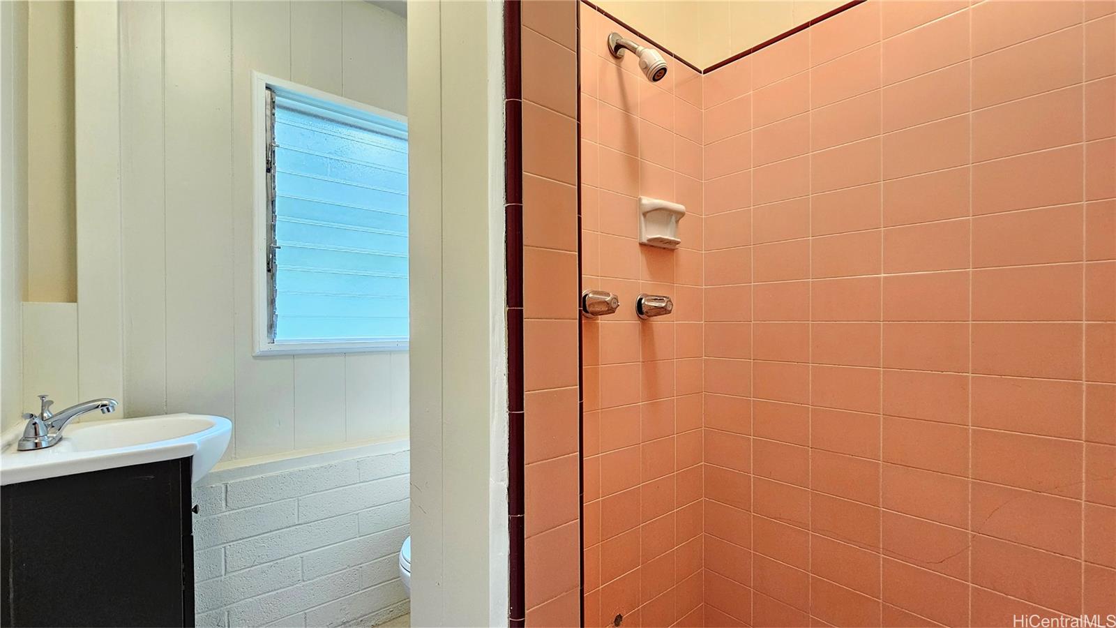 45-1016/45-1016A  Anoi Road Halekauwila, Kaneohe home - photo 7 of 11