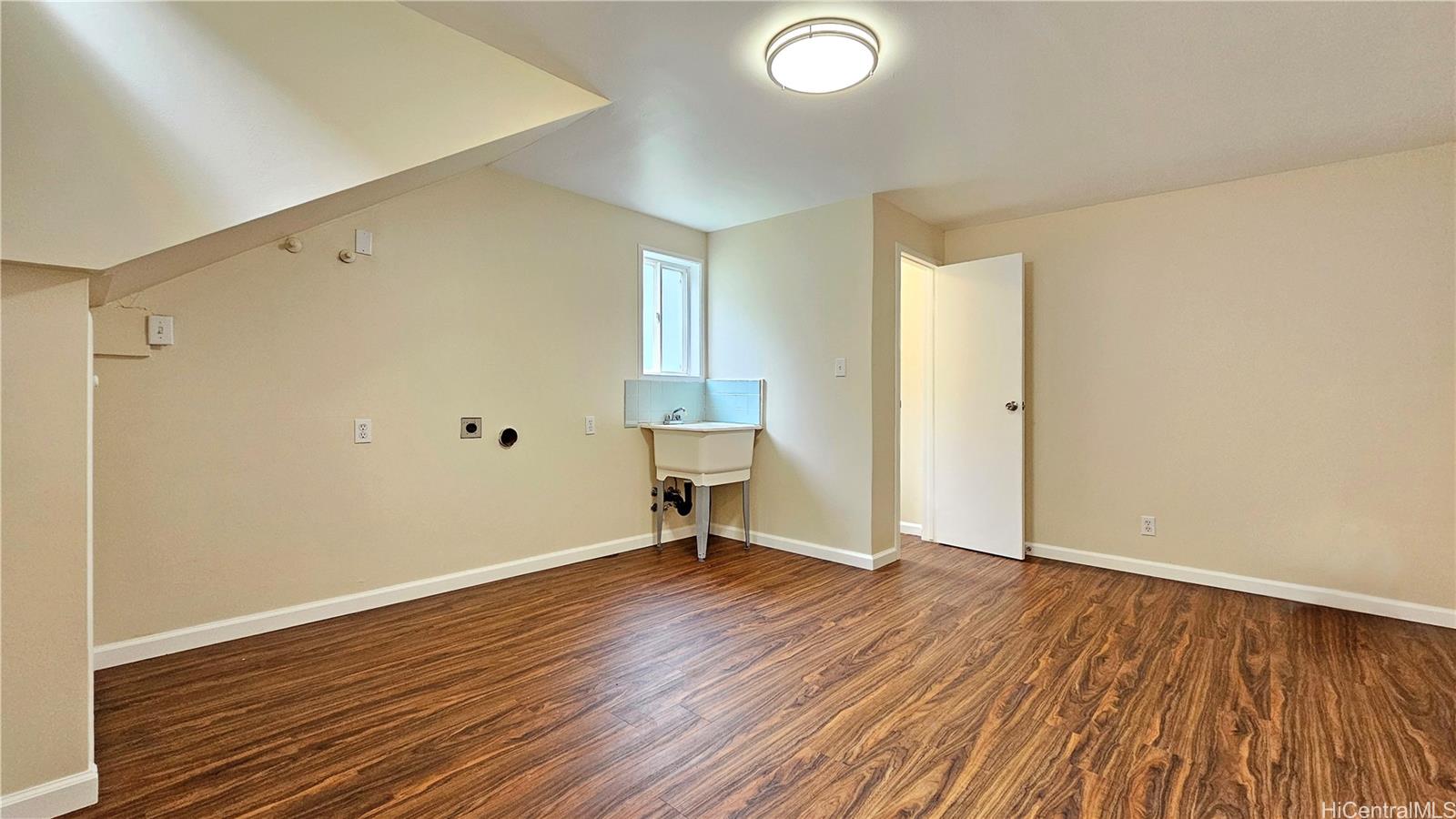 45-1016/45-1016A  Anoi Road Halekauwila, Kaneohe home - photo 8 of 11