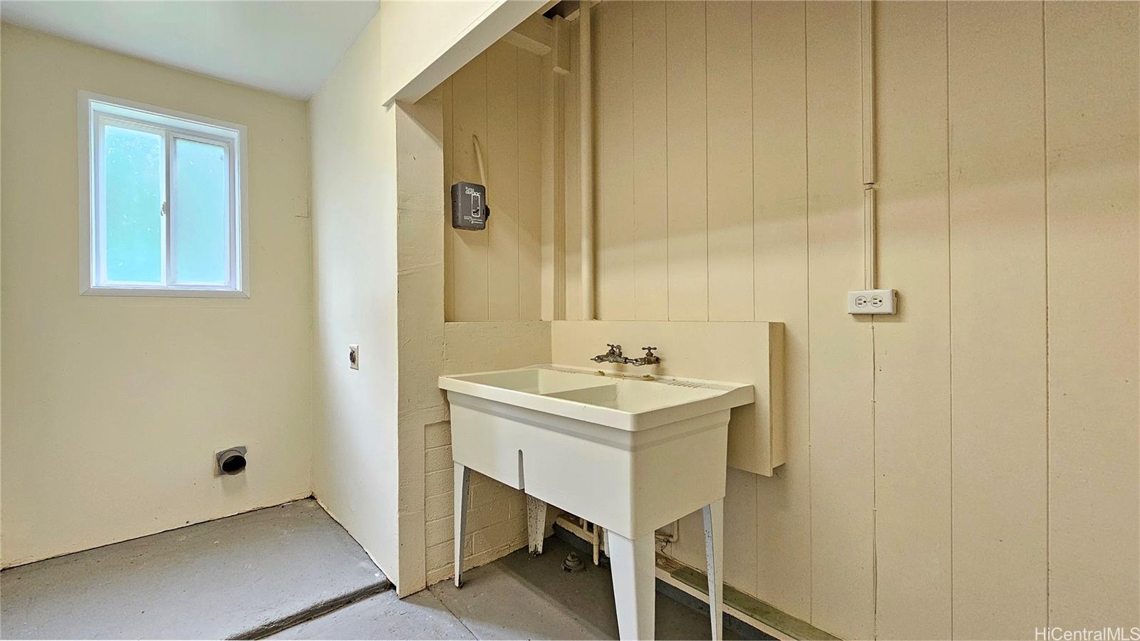 45-1016/45-1016A  Anoi Road Halekauwila, Kaneohe home - photo 9 of 11