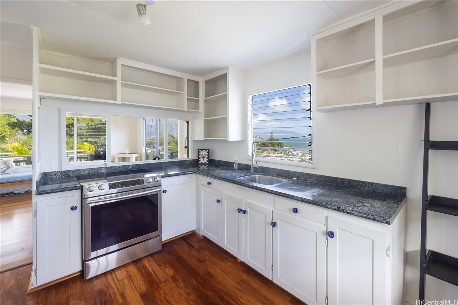 45-138  Kokokahi Place Kokokahi, Kaneohe home - photo 5 of 18