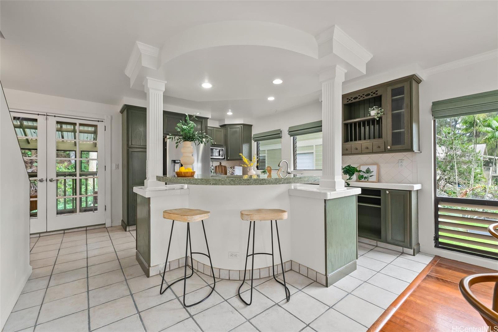 Kauhale Beach Cove condo # 24, Kaneohe, Hawaii - photo 5 of 25