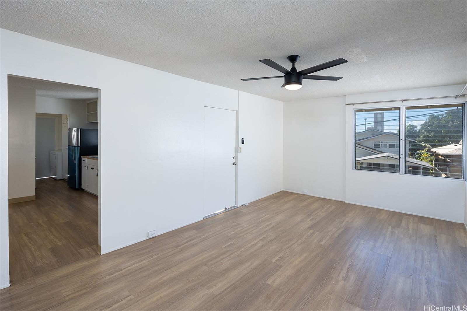 4525 Aliikoa St Honolulu - Rental - photo 3 of 12