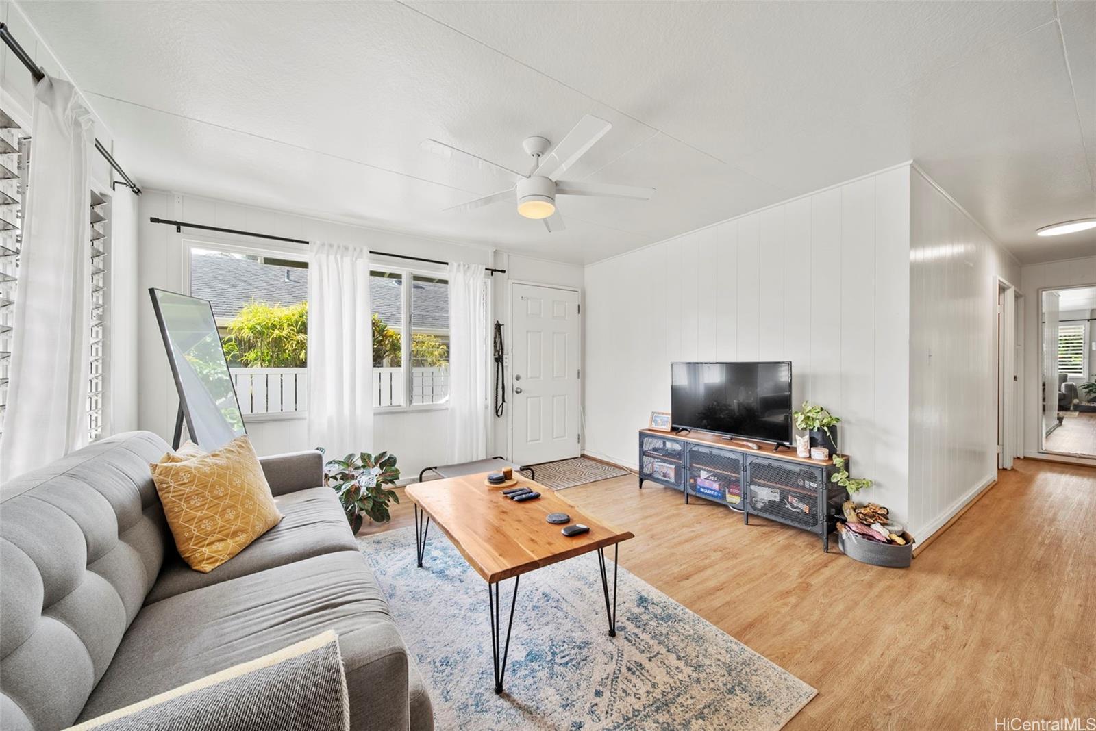 453  Ulupaina Street Coconut Grove, Kailua home - photo 3 of 21