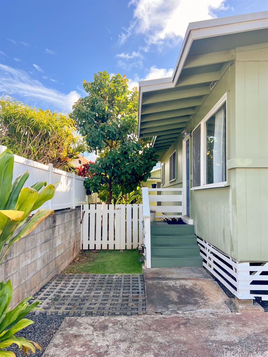 453  Ulupaina Street Coconut Grove, Kailua home - photo 19 of 21