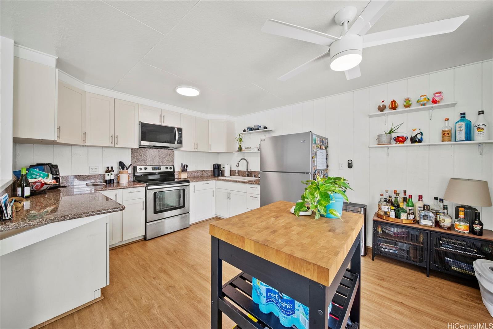 453  Ulupaina Street Coconut Grove, Kailua home - photo 6 of 21