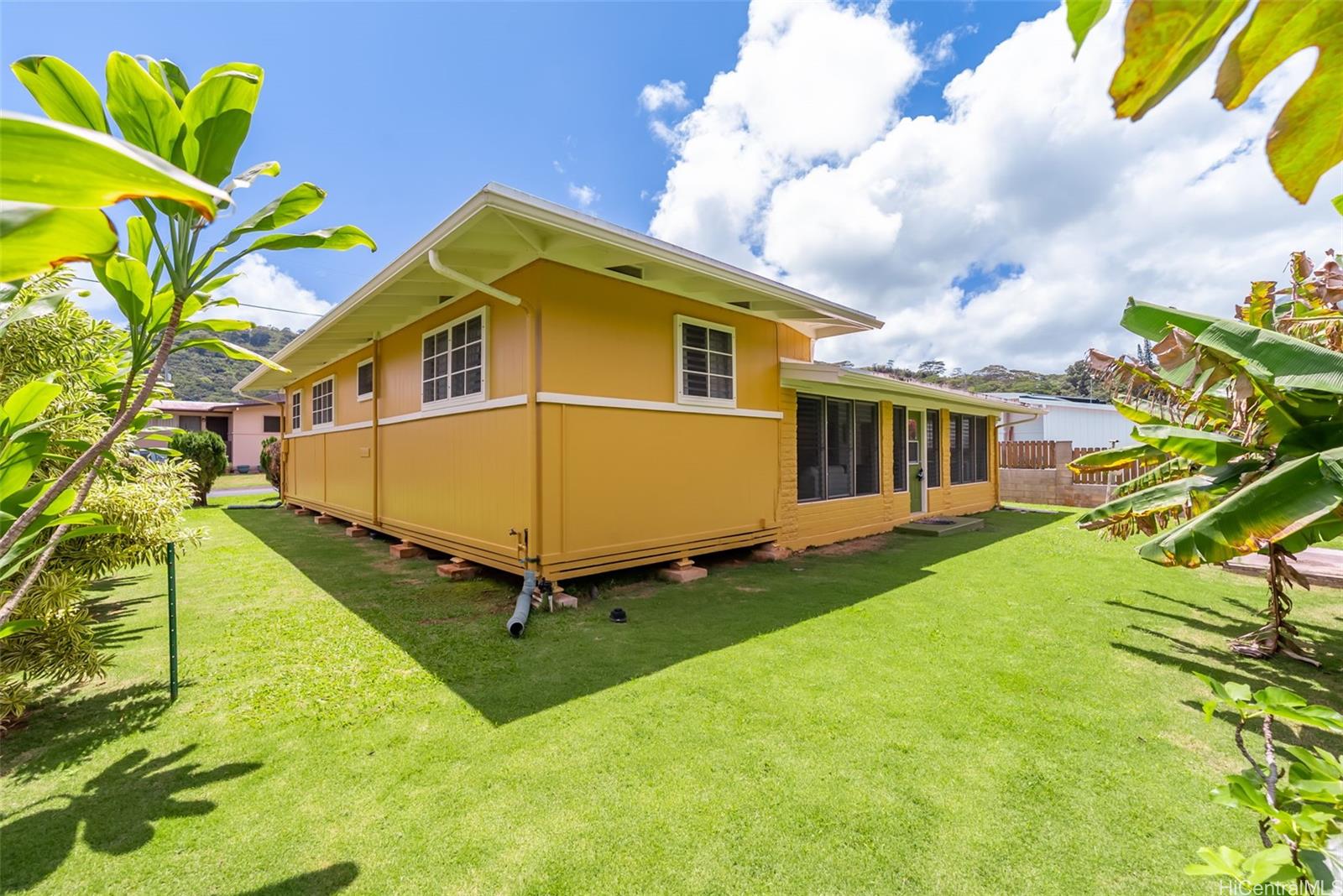 45-313  Nakuluai Street Pikoiloa, Kaneohe home - photo 3 of 23