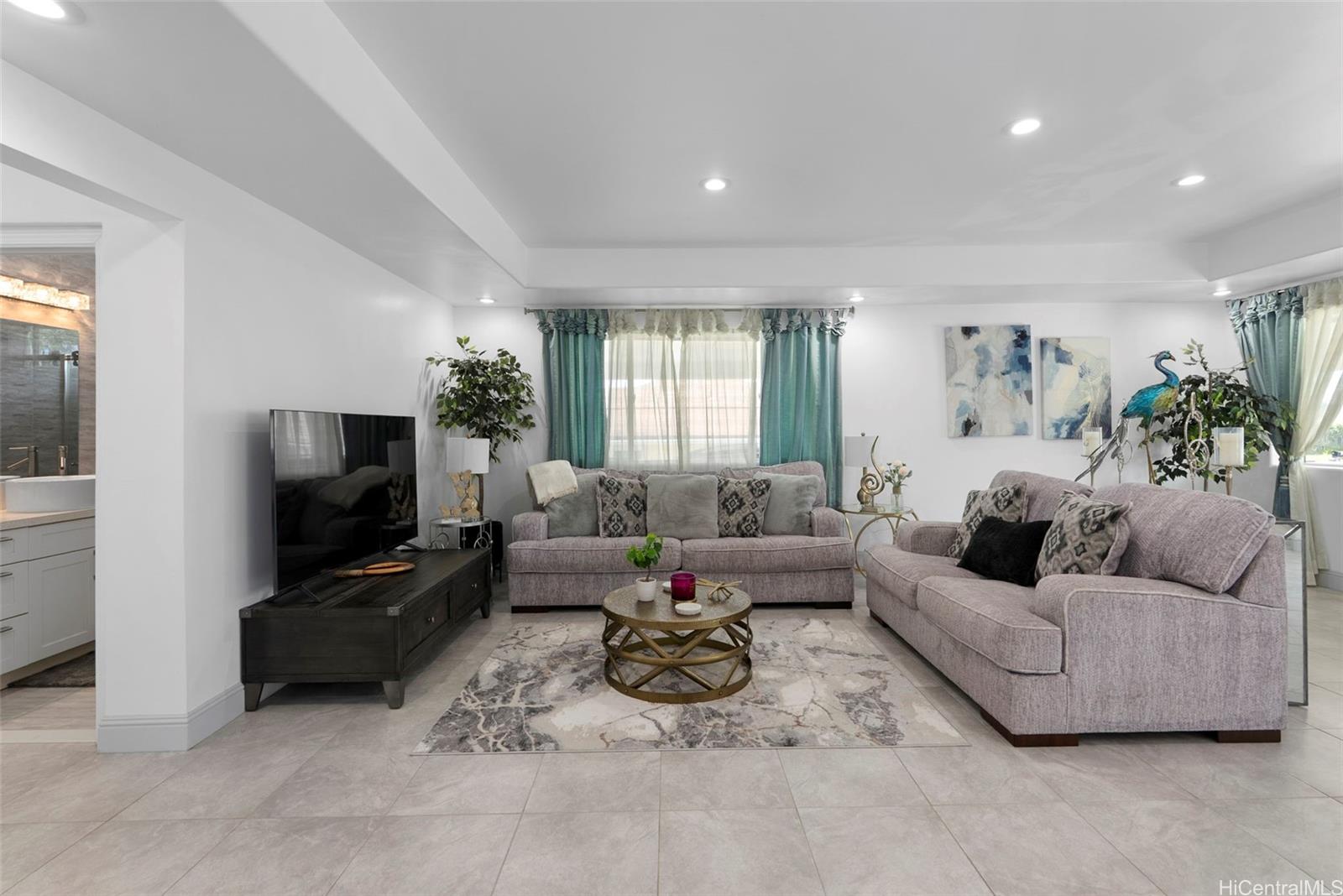 45-333  Mahalani Street Mahalani, Kaneohe home - photo 2 of 25