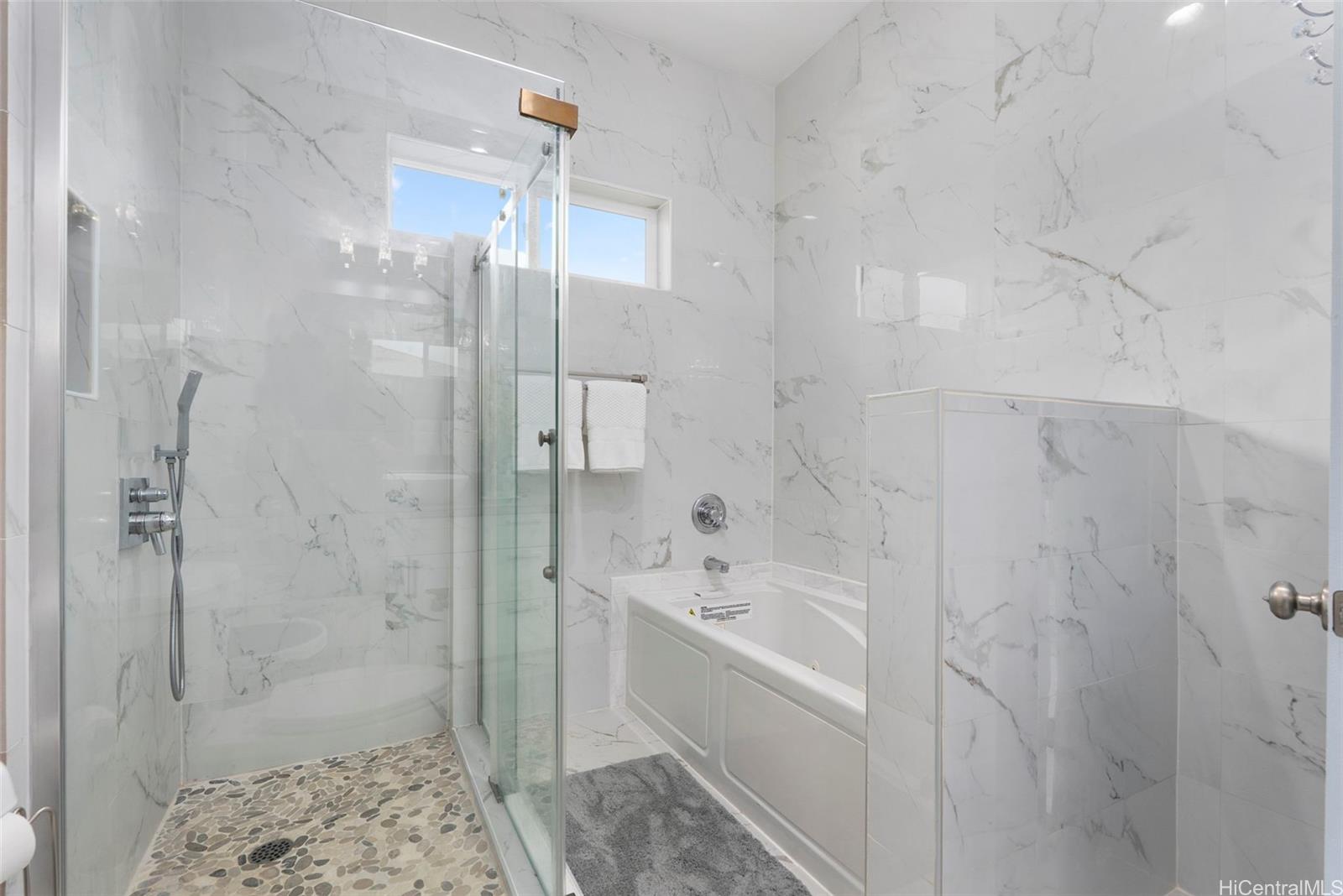 45-333  Mahalani Street Mahalani, Kaneohe home - photo 11 of 25