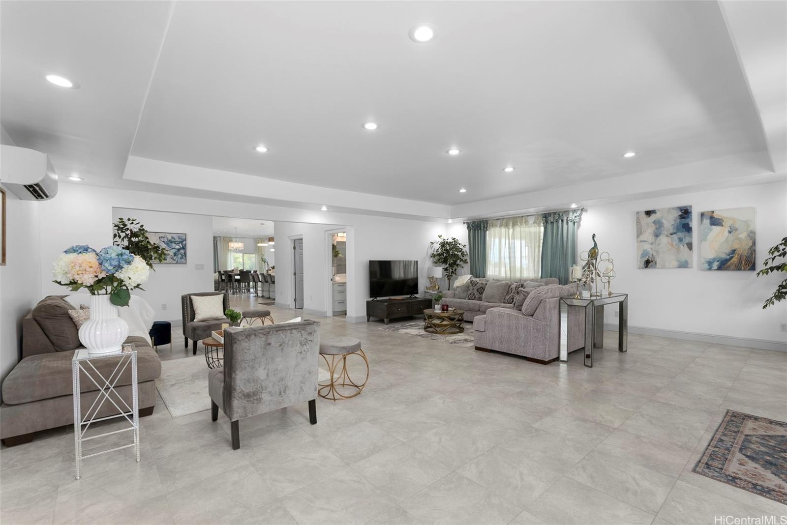 45-333  Mahalani Street Mahalani, Kaneohe home - photo 3 of 25