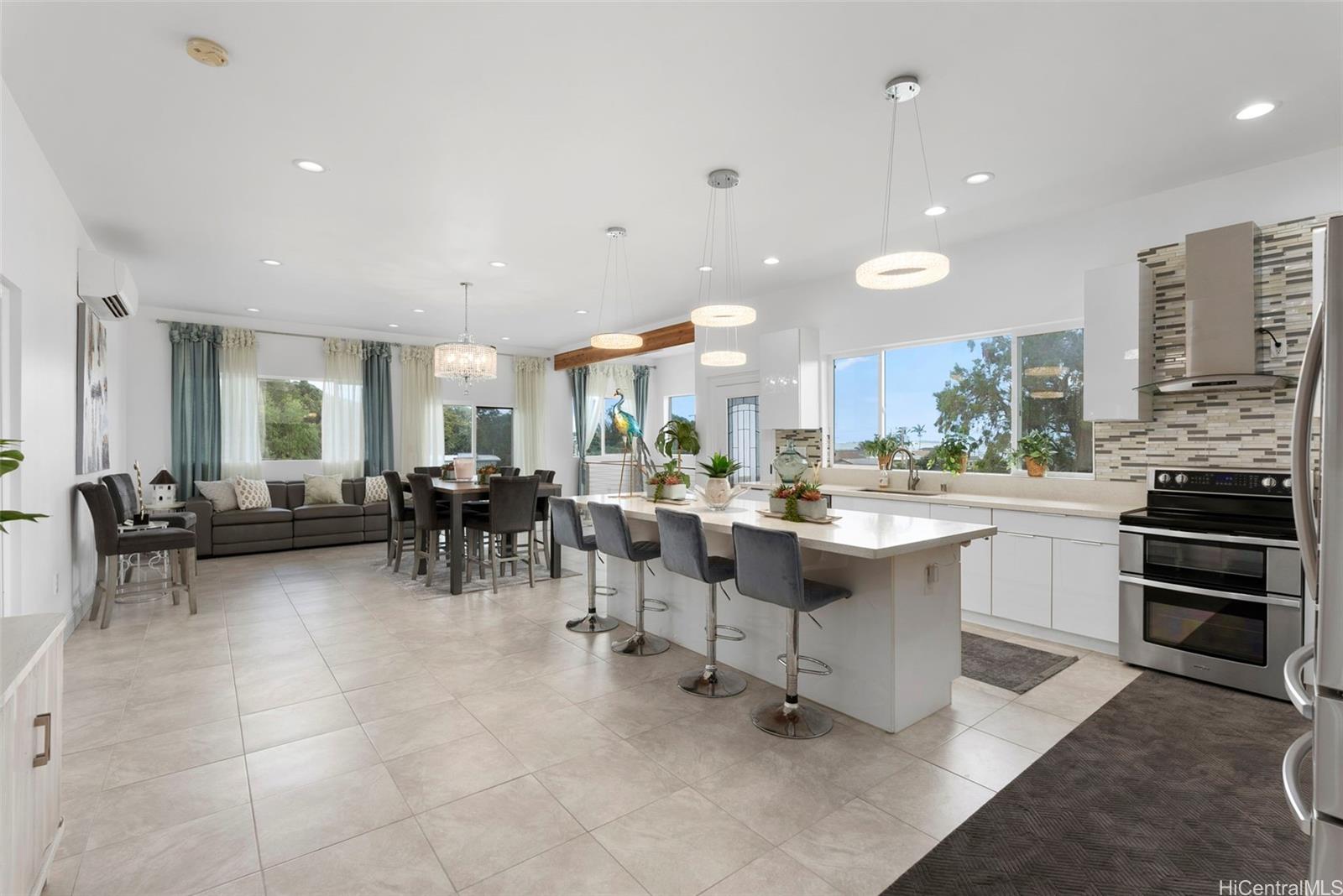 45-333  Mahalani Street Mahalani, Kaneohe home - photo 4 of 25