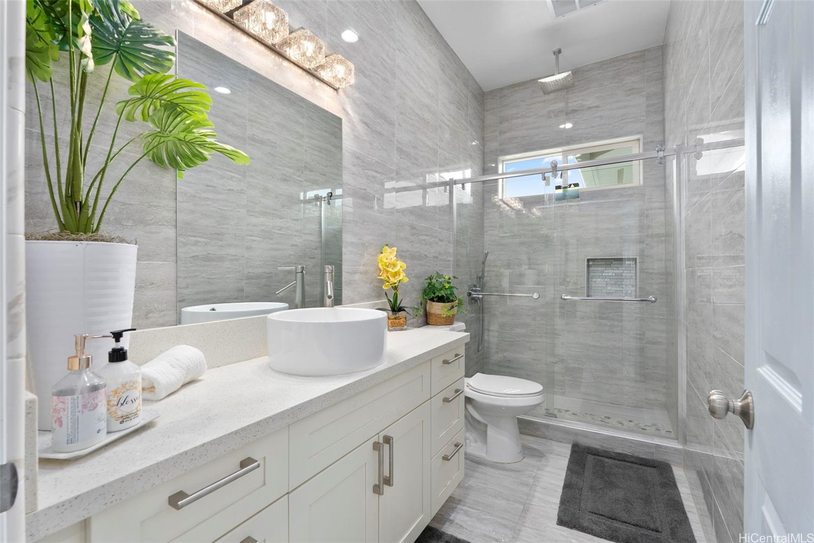 45-333  Mahalani Street Mahalani, Kaneohe home - photo 7 of 25