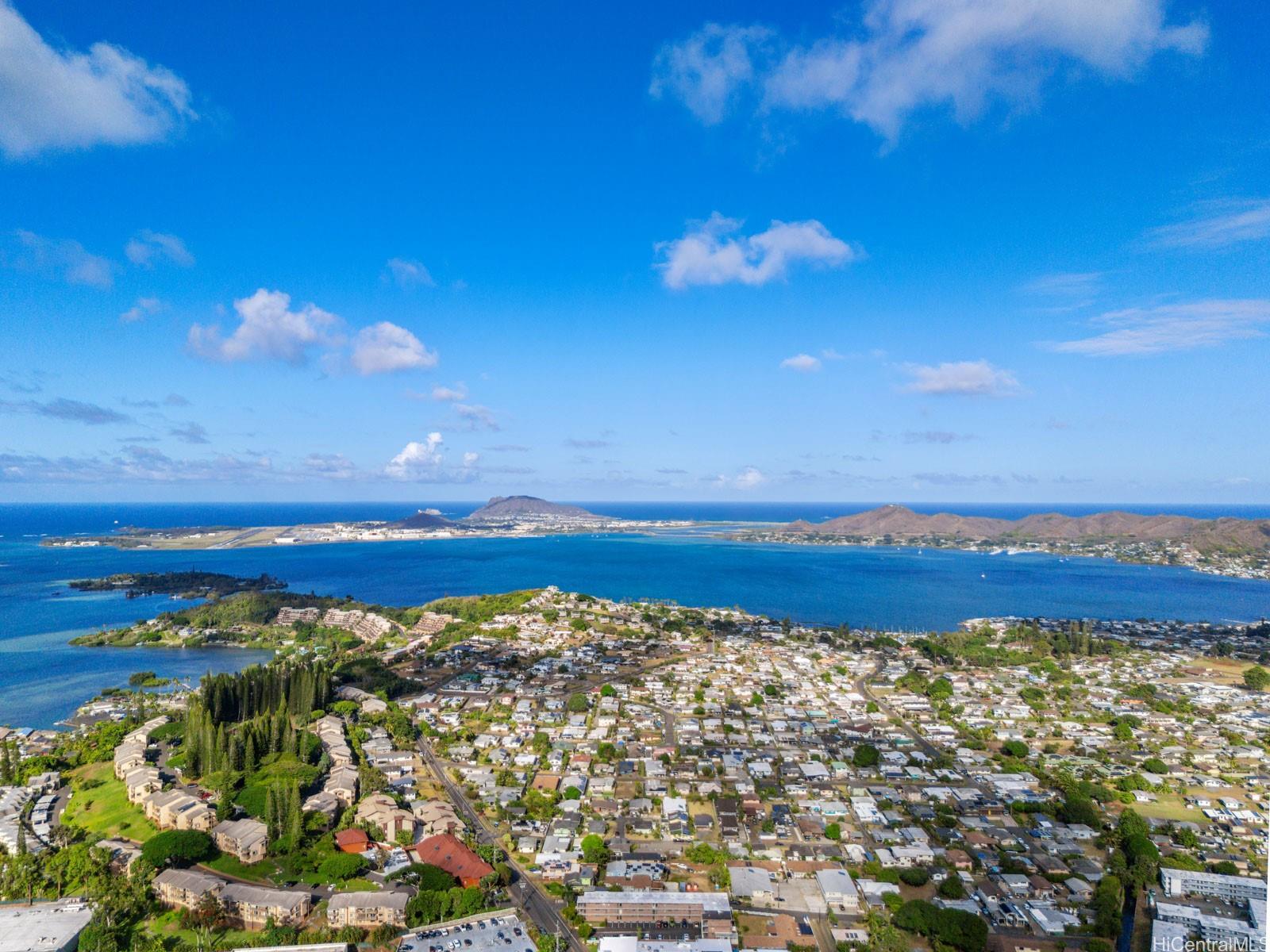 Cliff View Terrace condo # 204, Kaneohe, Hawaii - photo 16 of 25