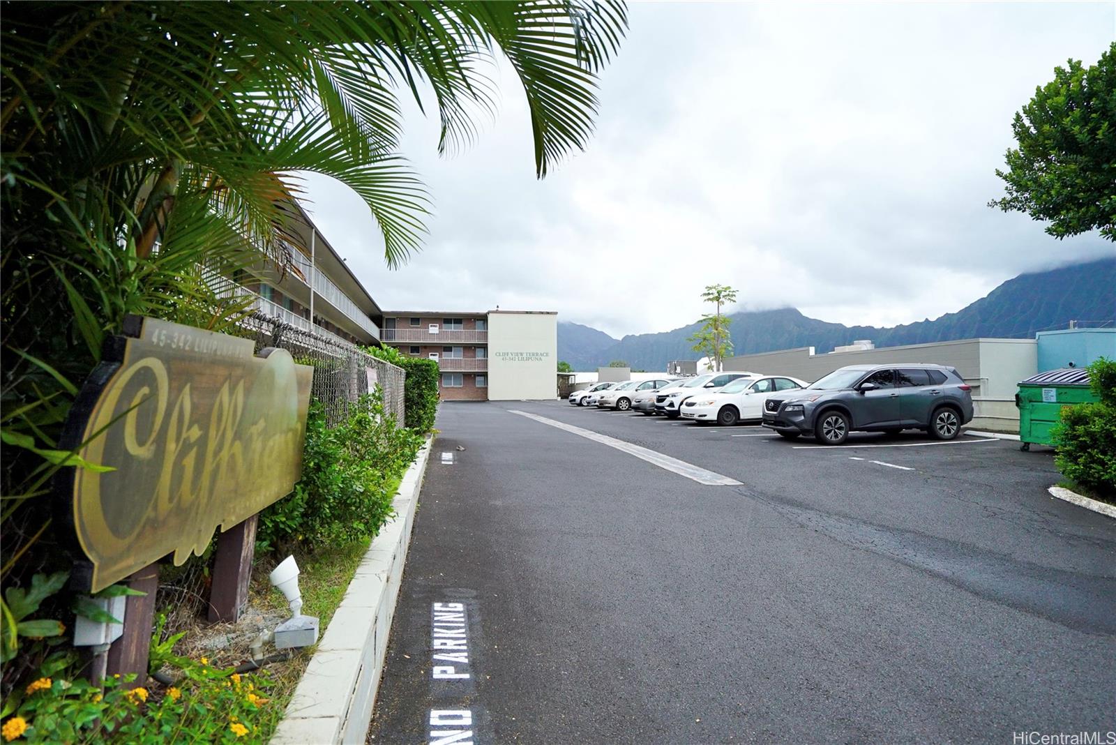 Cliff View Terrace condo # 210, Kaneohe, Hawaii - photo 21 of 22