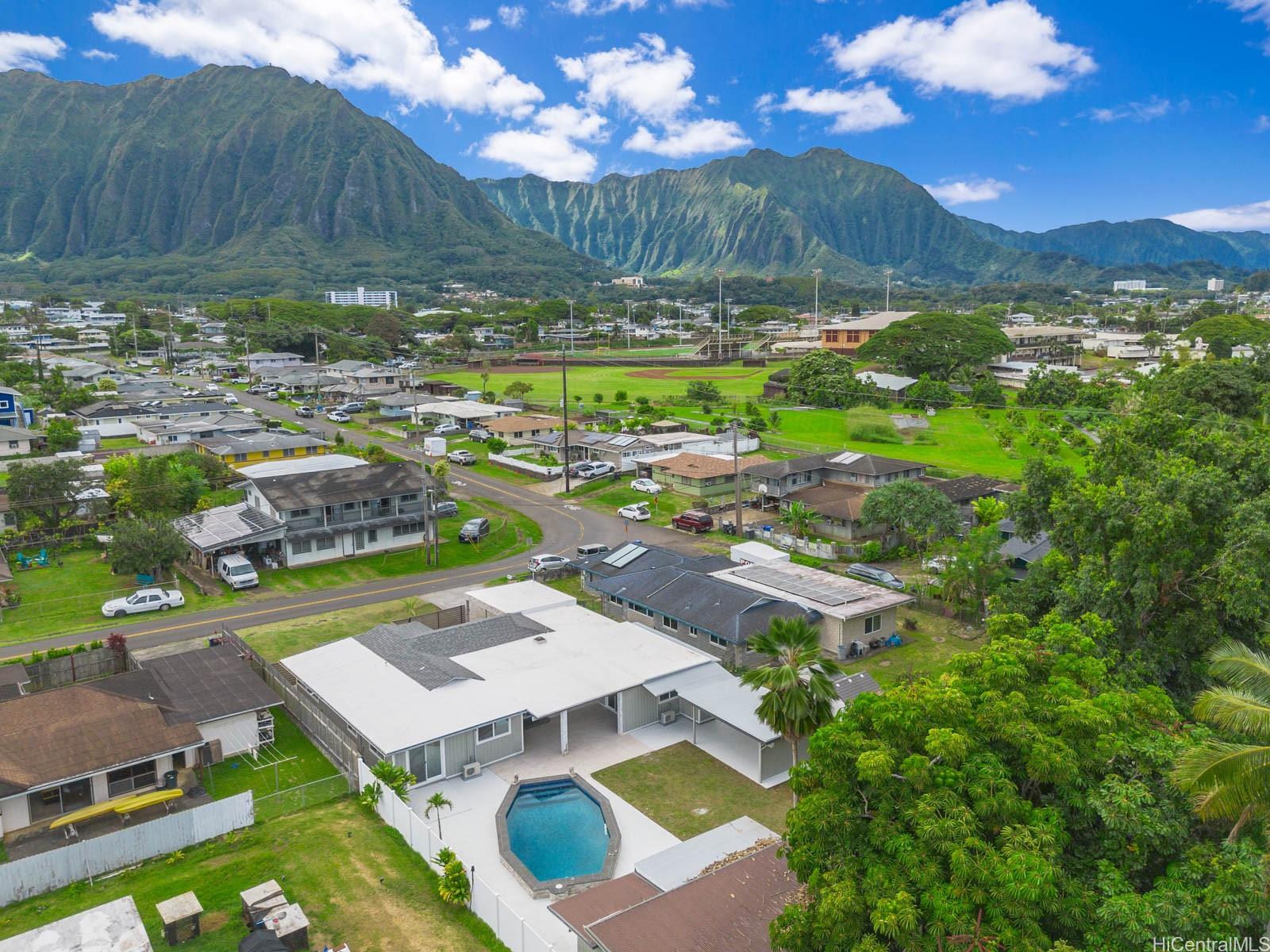 45-343  Namoku Street Pikoiloa, Kaneohe home - photo 2 of 25