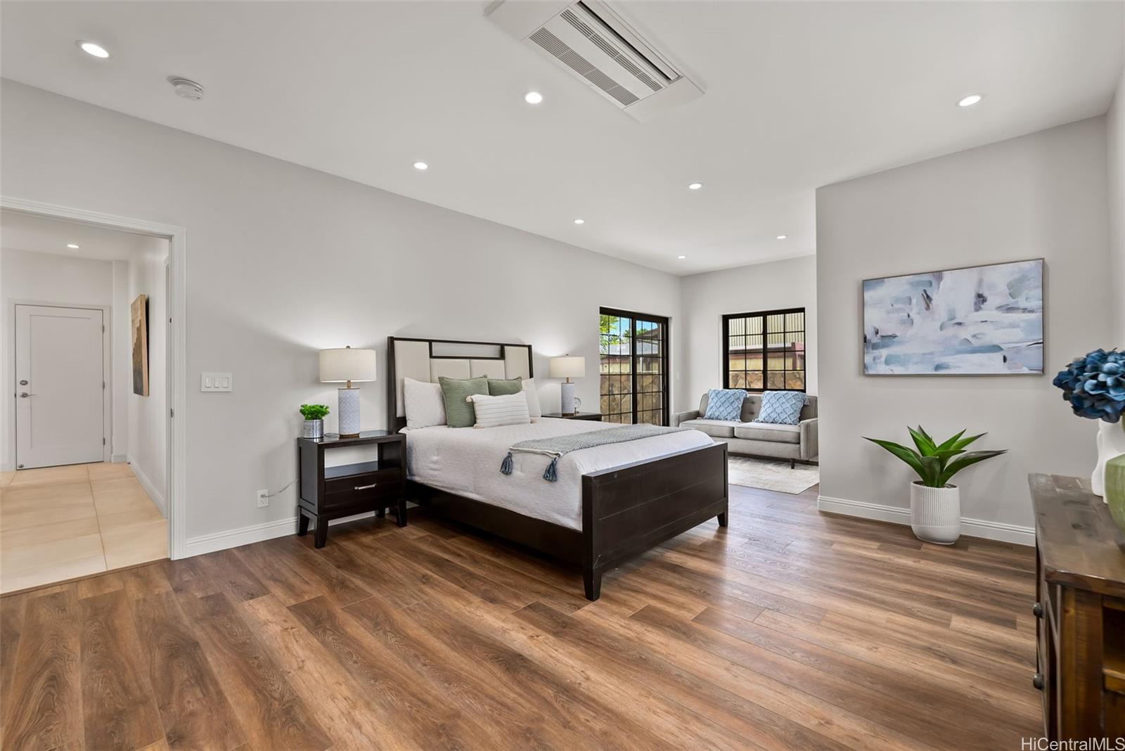 4536  Kolohala Street Kahala Area, Diamond Head home - photo 12 of 25