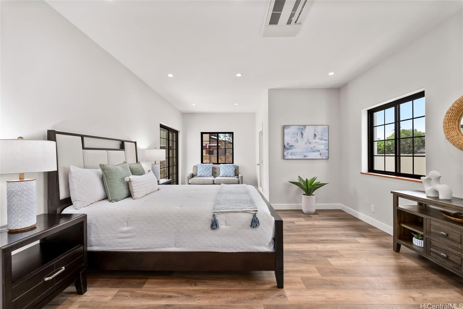 4536  Kolohala Street Kahala Area, Diamond Head home - photo 13 of 25