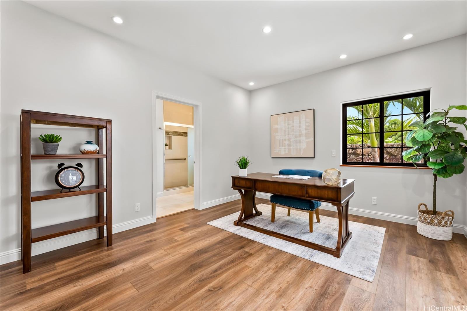 4536  Kolohala Street Kahala Area, Diamond Head home - photo 18 of 25