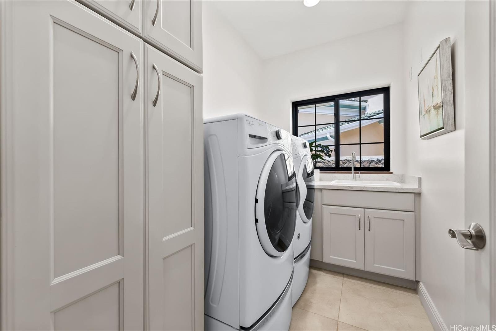 4536  Kolohala Street Kahala Area, Diamond Head home - photo 22 of 25