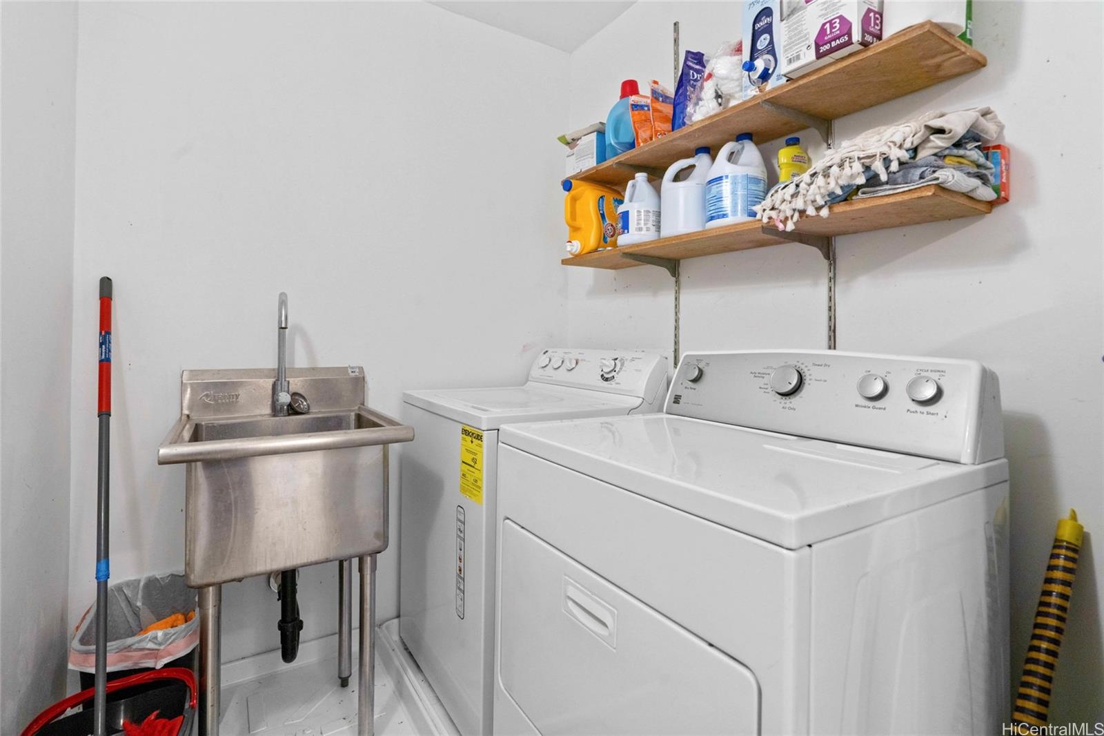 Associa townhouse # 34, Kaneohe, Hawaii - photo 21 of 22