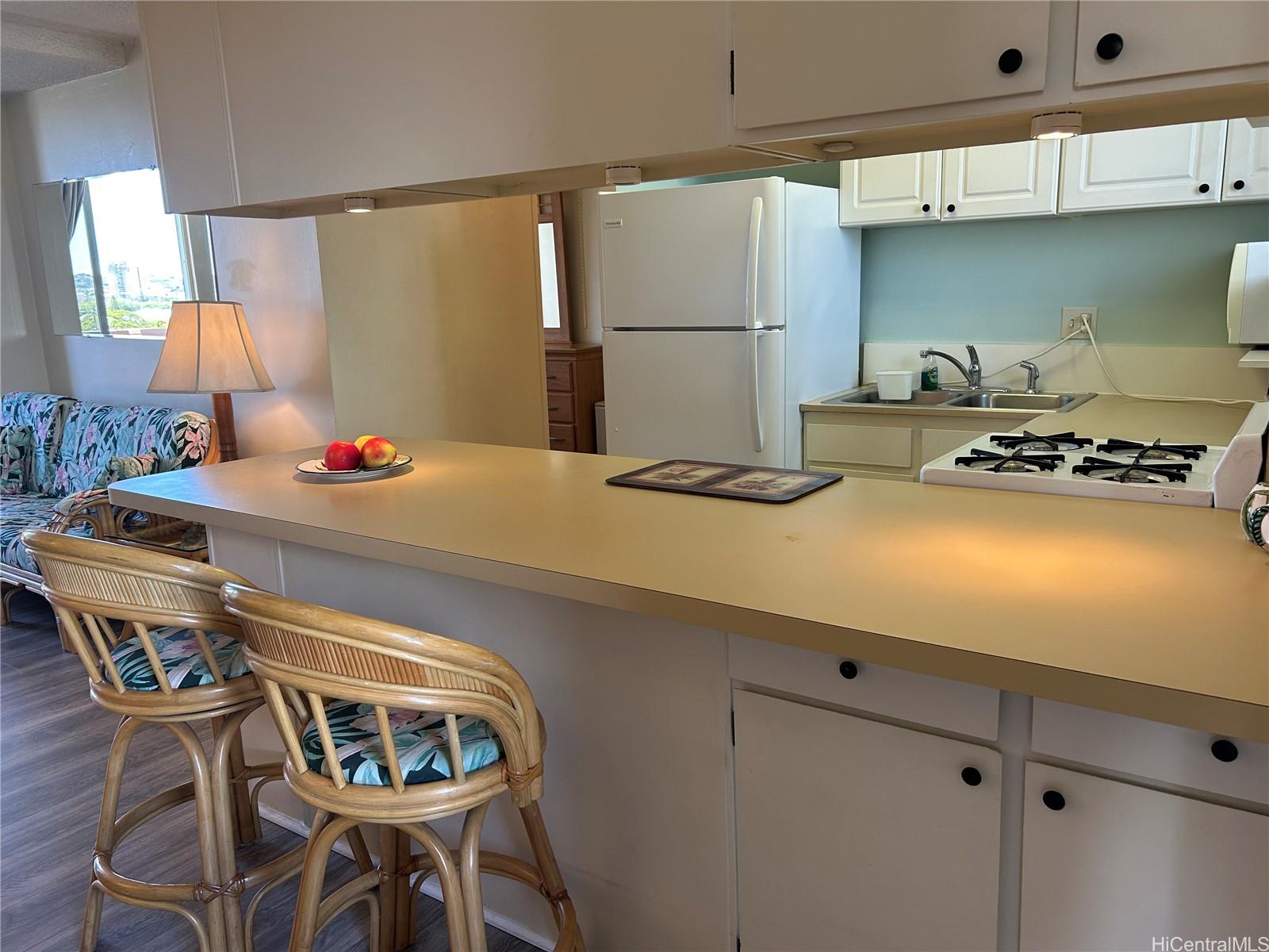 Regency Ala Wai condo # 701, Honolulu, Hawaii - photo 5 of 25