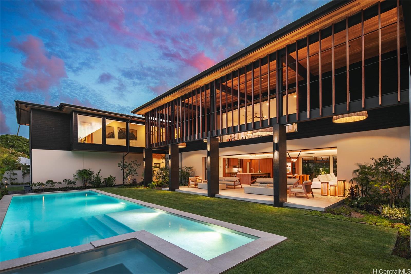 4543  Aukai Ave Kahala Area, Diamond Head home - photo 2 of 25