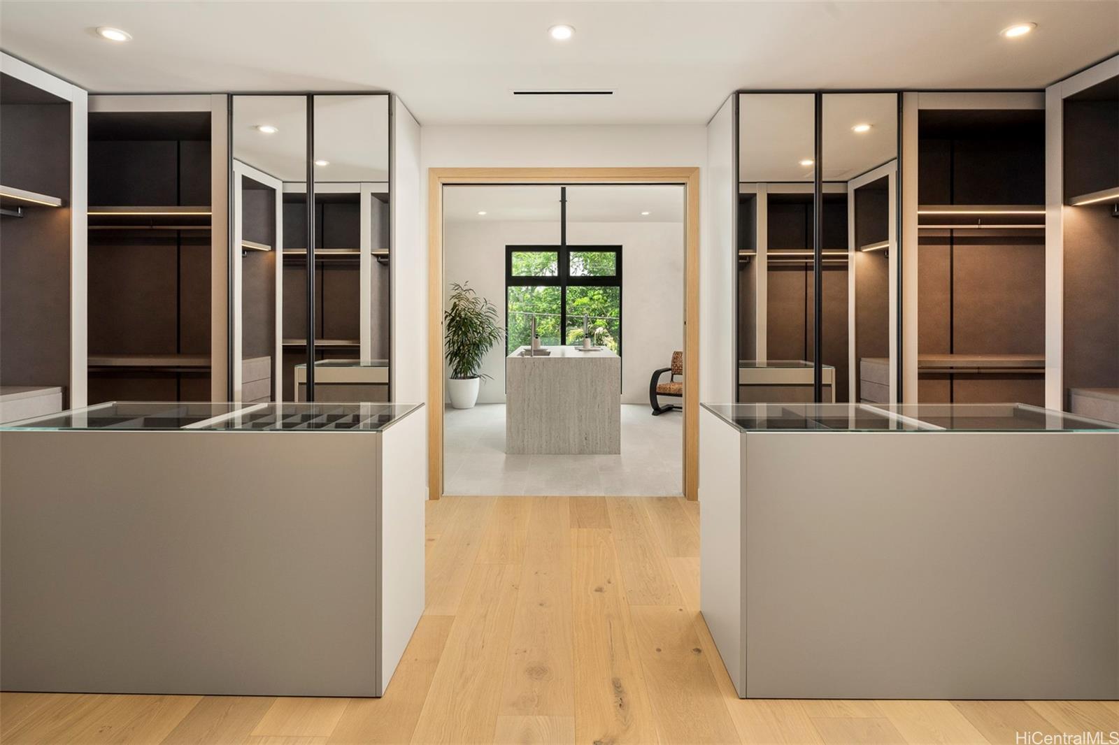 4543  Aukai Ave Kahala Area, Diamond Head home - photo 15 of 25