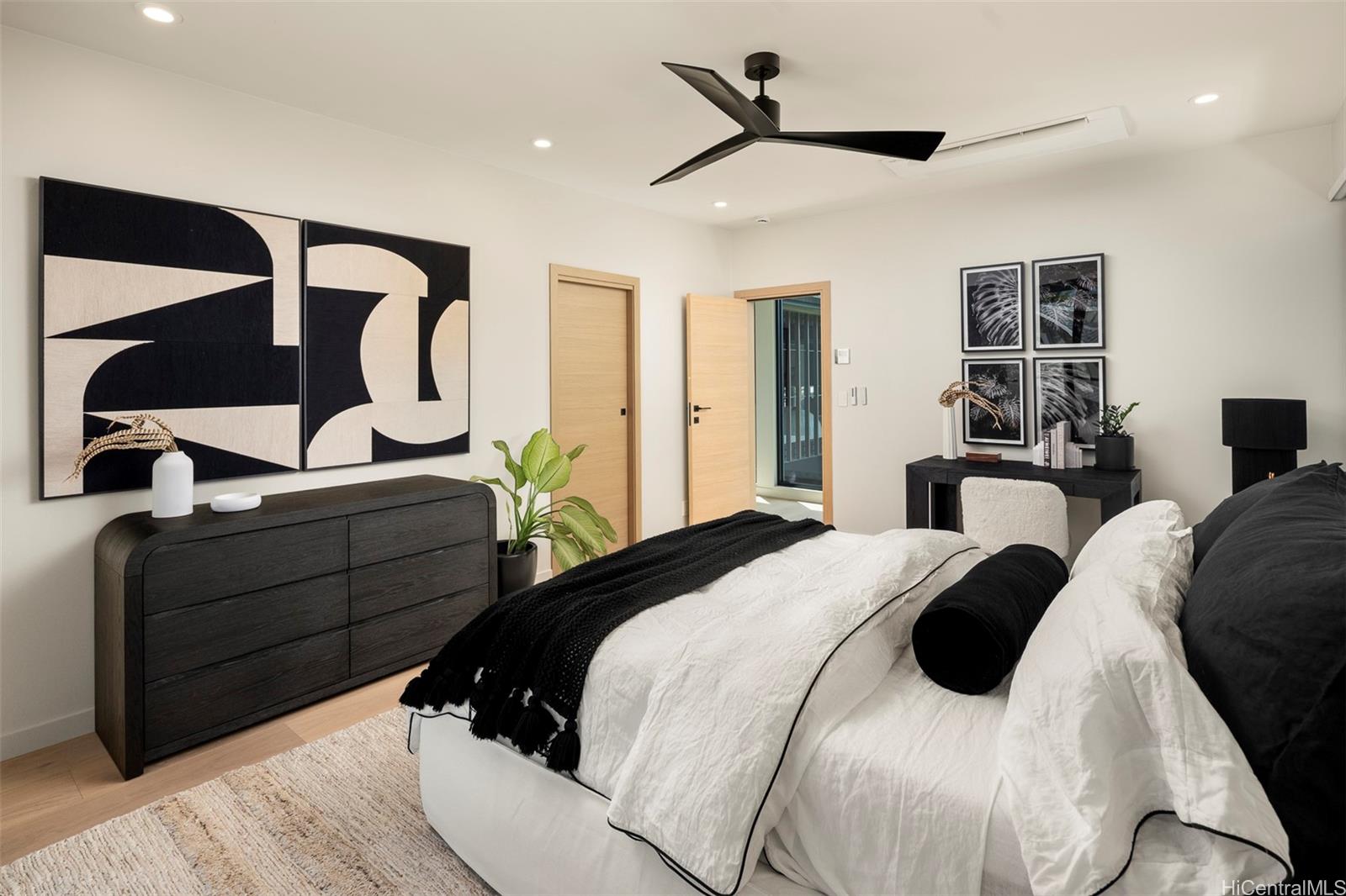 4543  Aukai Ave Kahala Area, Diamond Head home - photo 19 of 25