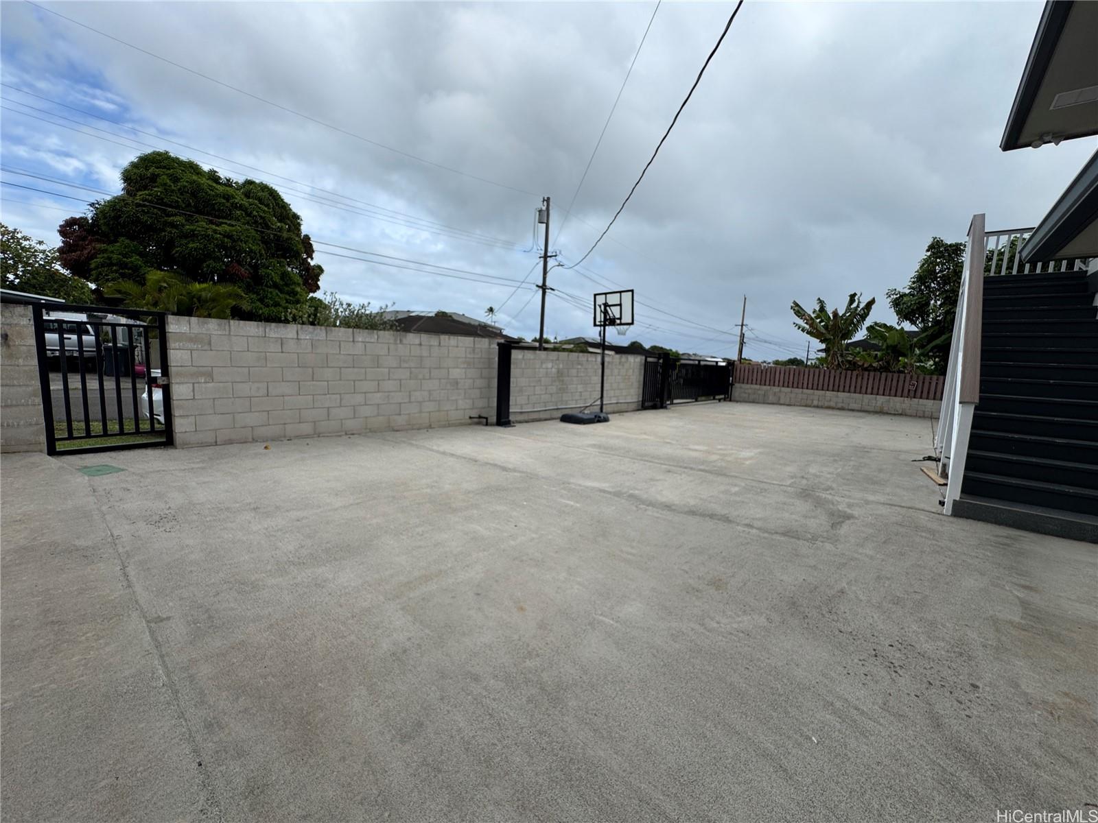 45-456  Ihilani Street Puohala Village, Kaneohe home - photo 4 of 23