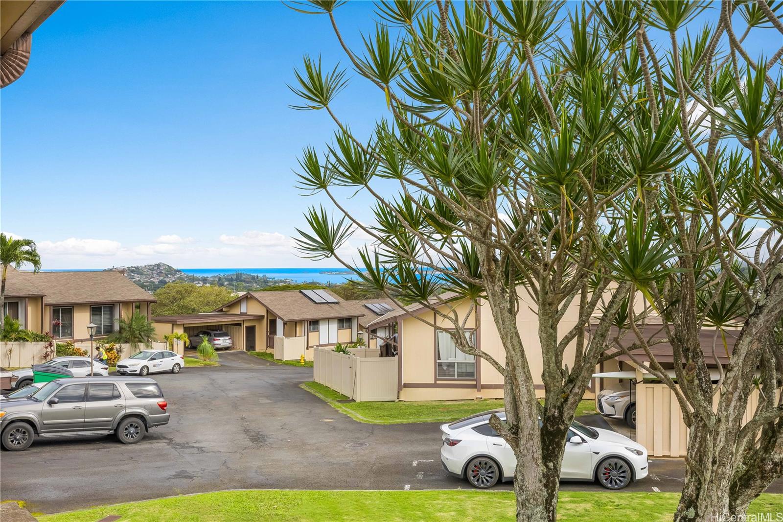 45-459-D Mokulele Drive townhouse # 12, Kaneohe, Hawaii - photo 19 of 25