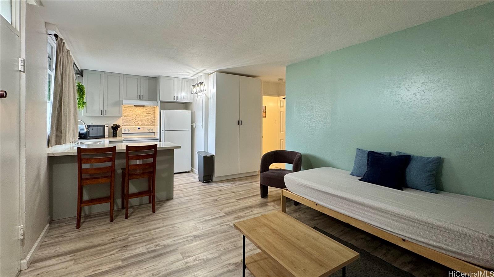 455 Lewers Street Honolulu - Rental - photo 14 of 16