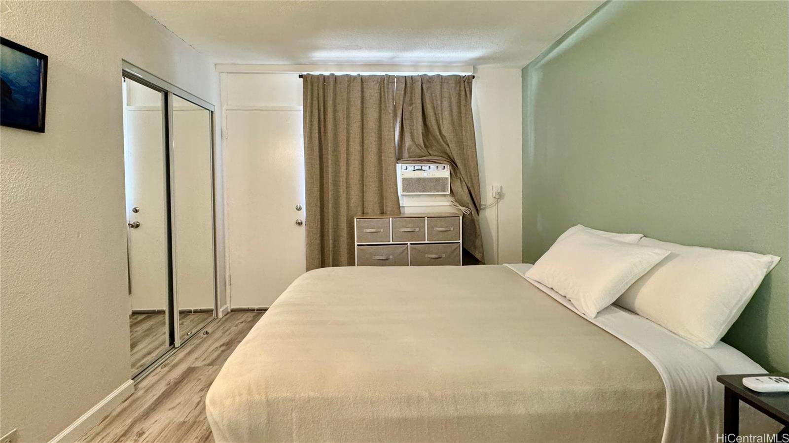 455 Lewers Street Honolulu - Rental - photo 6 of 16